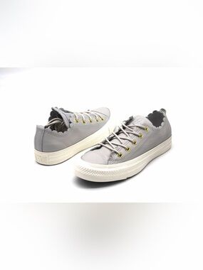 NEW!! Women’s Converse Chuck Taylor All-Star Low Top Leather Sneakers Gray 7.5M